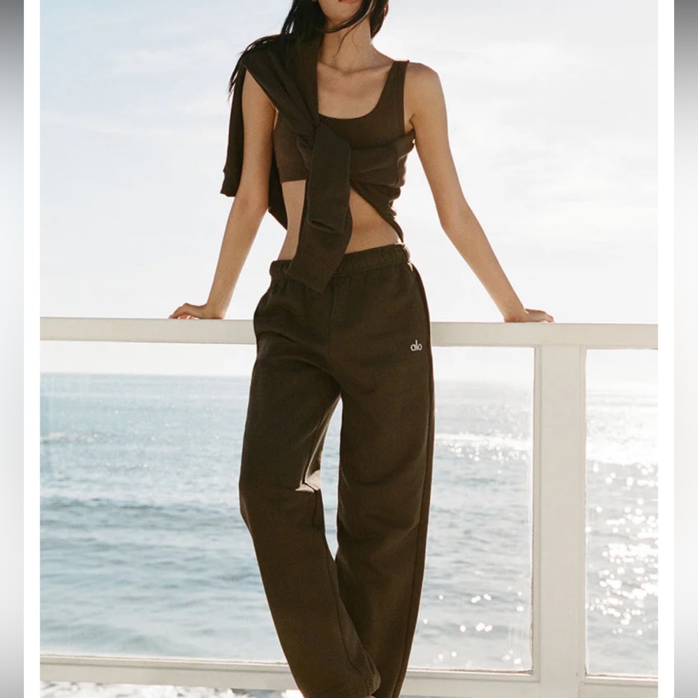 Alo yoga sweatpants